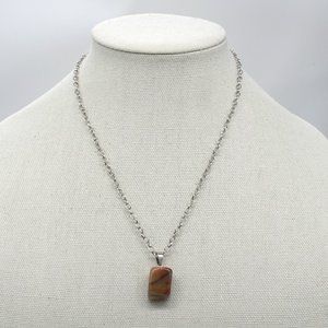 Necklace with brown Agate.